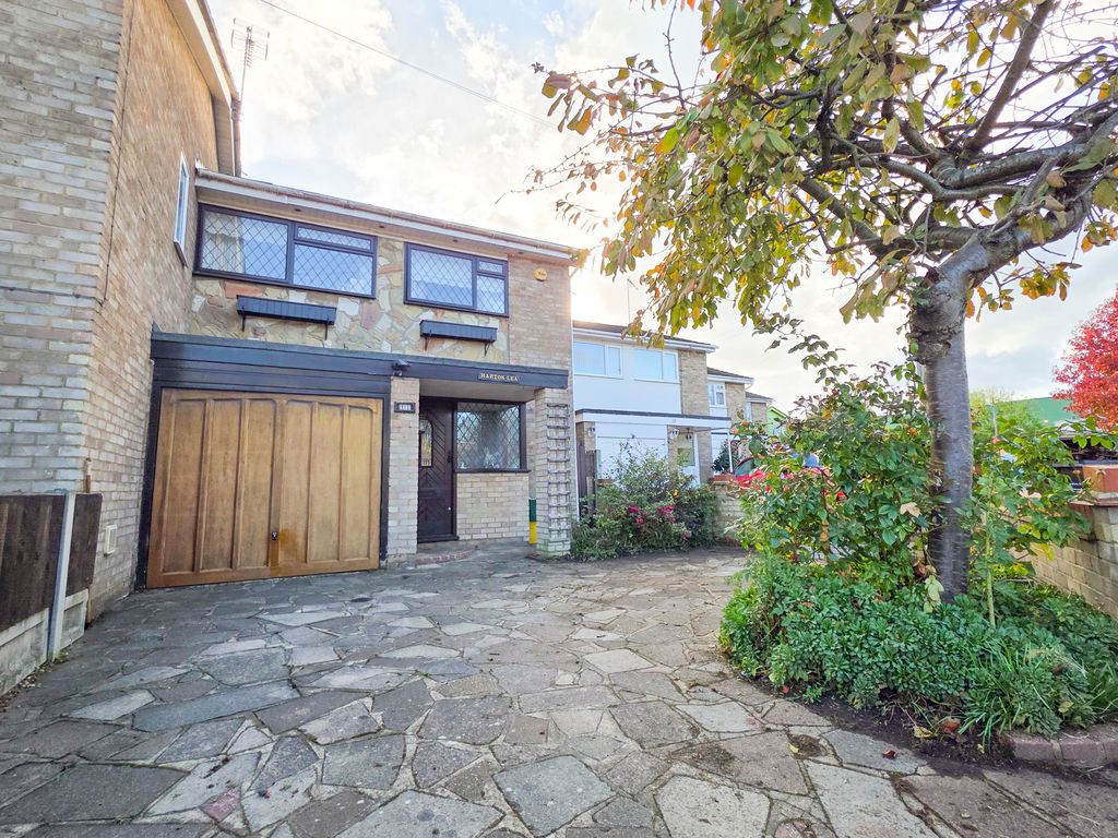 Property photo 1 of 11 Photo 8