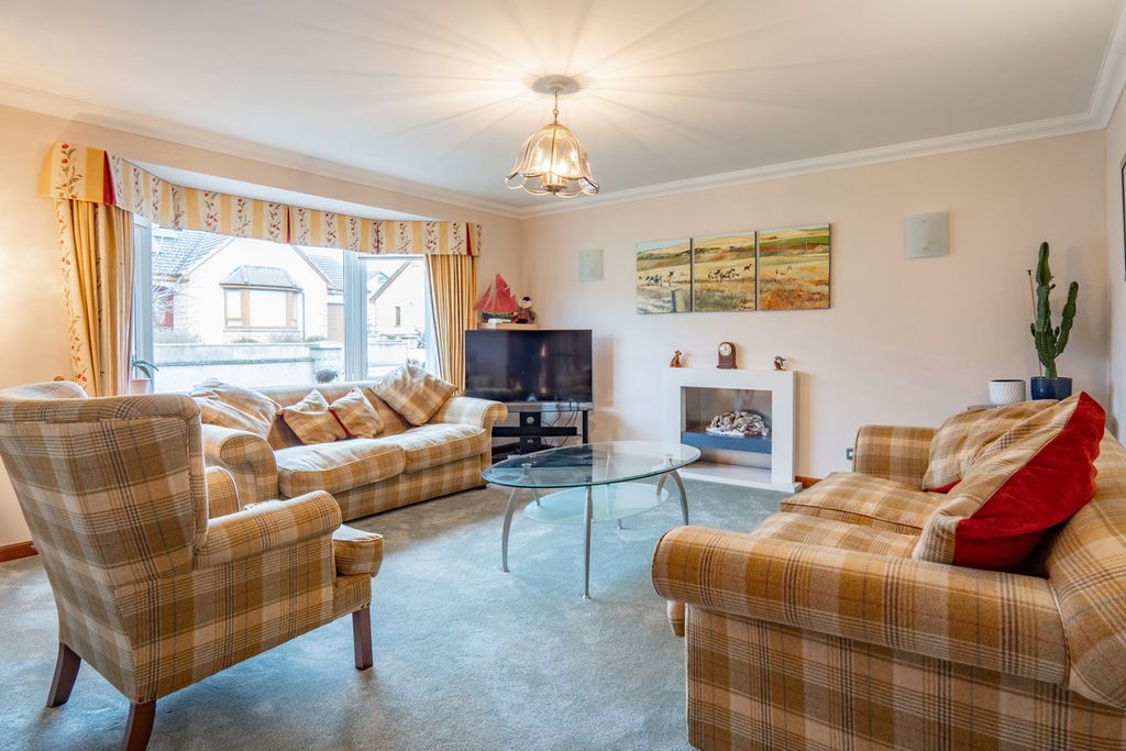 Property photo 2 of 46