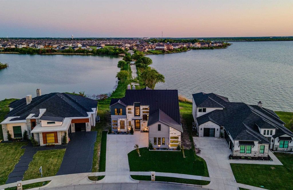 Property photo 1 of 31