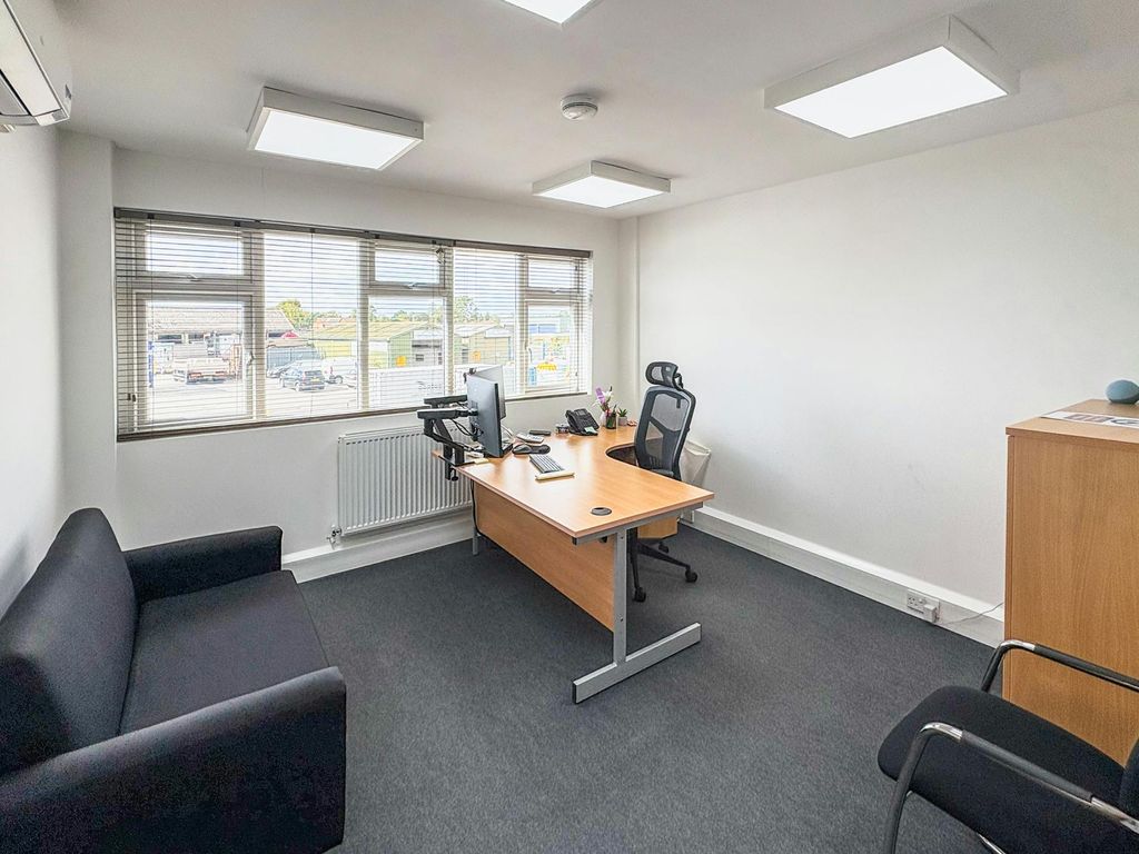 Property photo 2 of 11 3Web3.Jpg