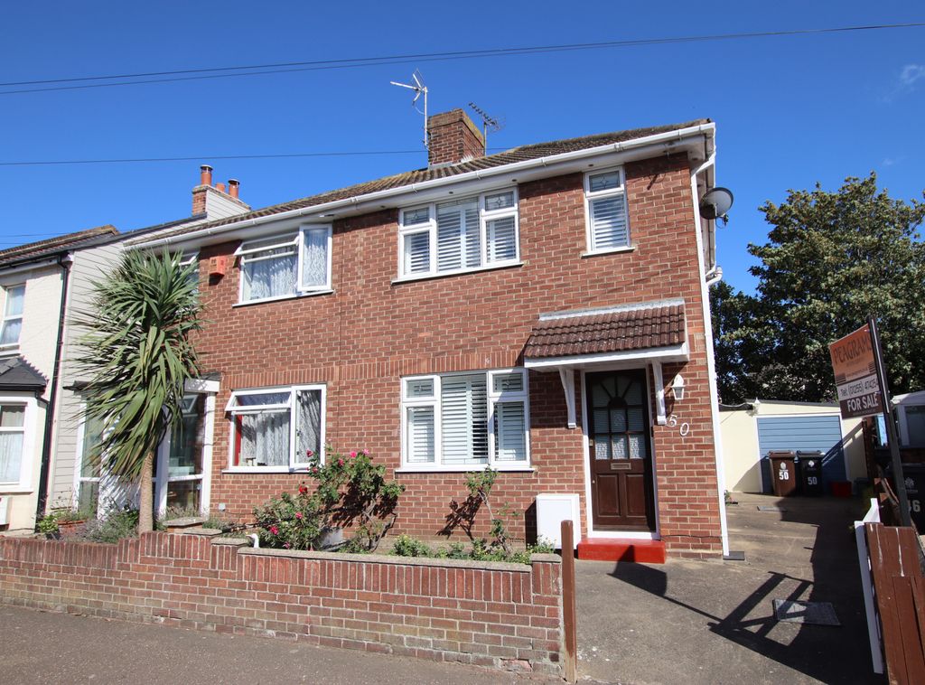 Property photo 1 of 23 Dudley Road, Clacton On Sea