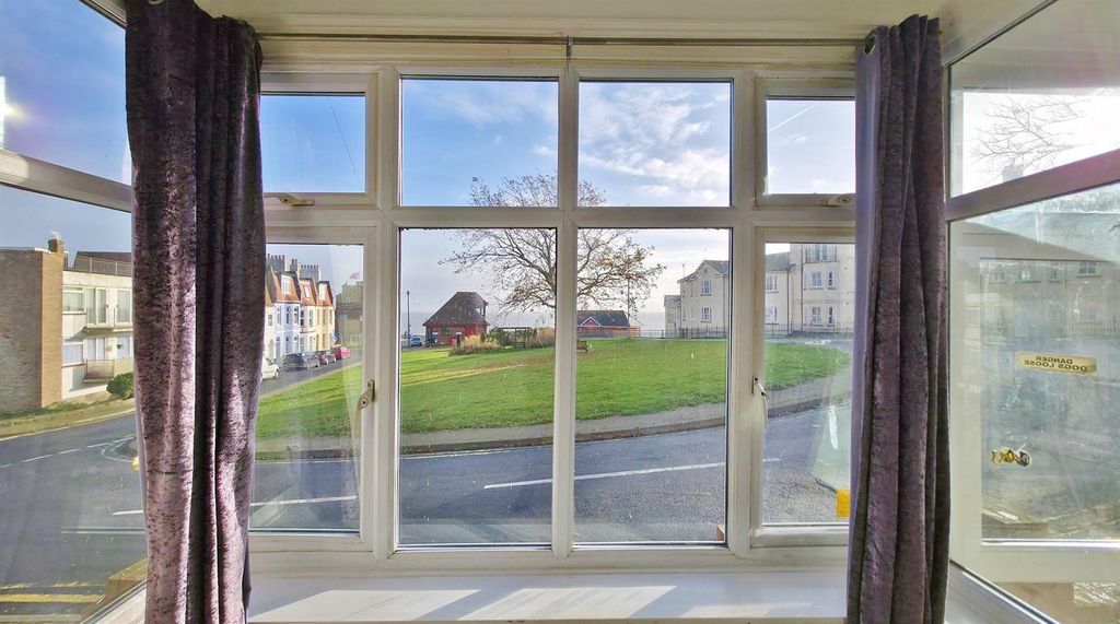 Property photo 3 of 25 Kitchen/Diner