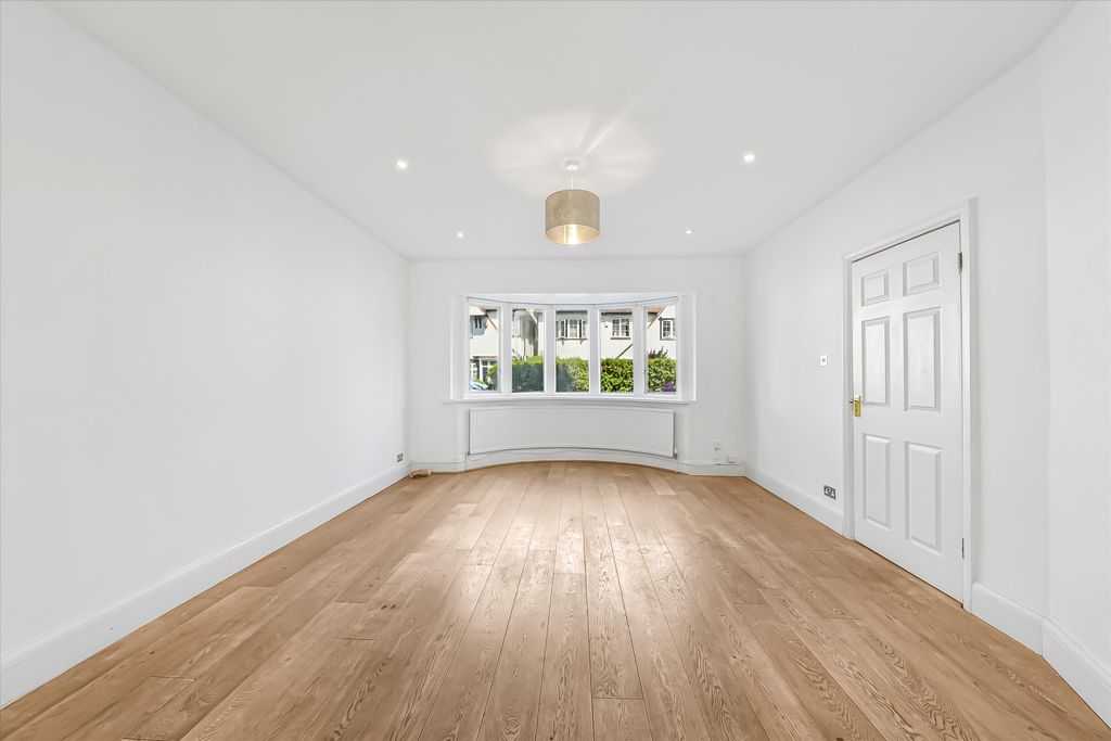 Property photo 1 of 16 Image