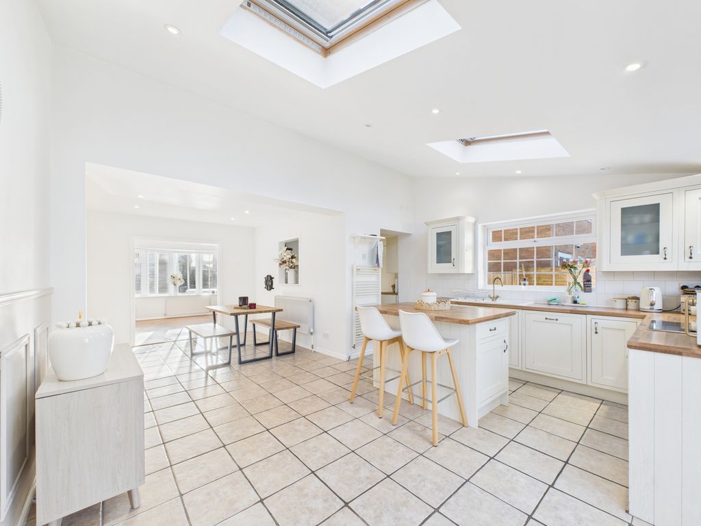 Property photo 2 of 21