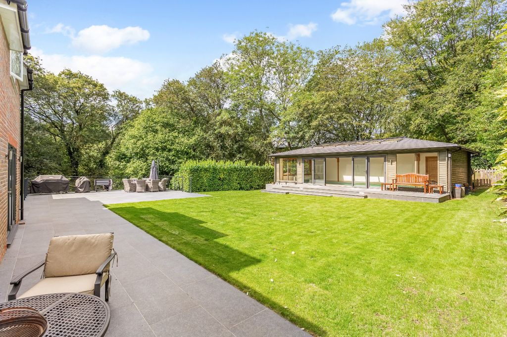 Property photo 2 of 18 Grounds