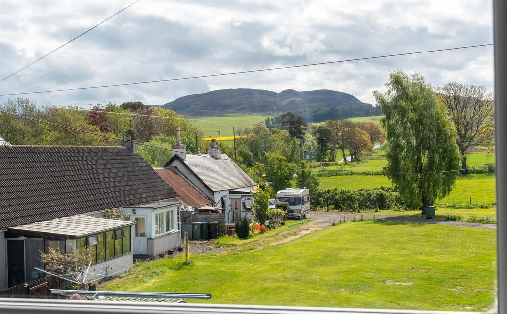 Property photo 2 of 35 Dsc05577-Hdr.Jpg