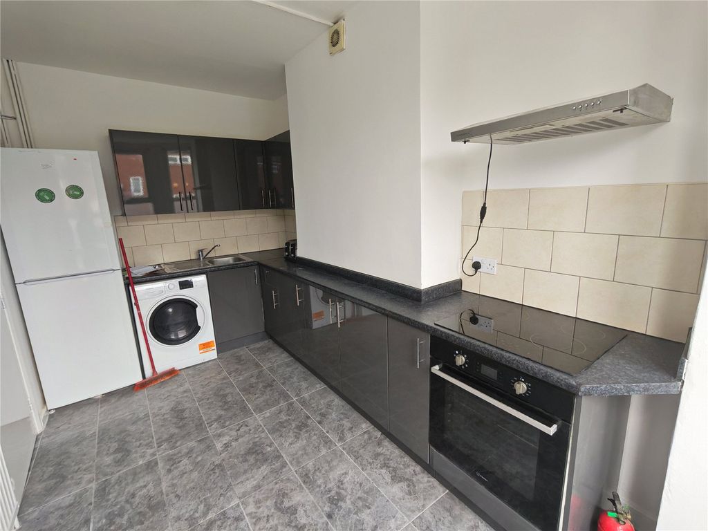 Property photo 2 of 13 Picture No. 05