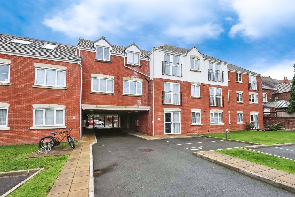 Property photo 1 of 17