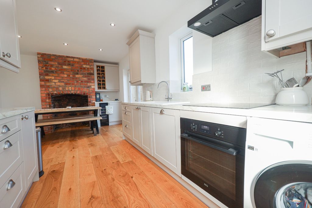 Property photo 2 of 23 4985722