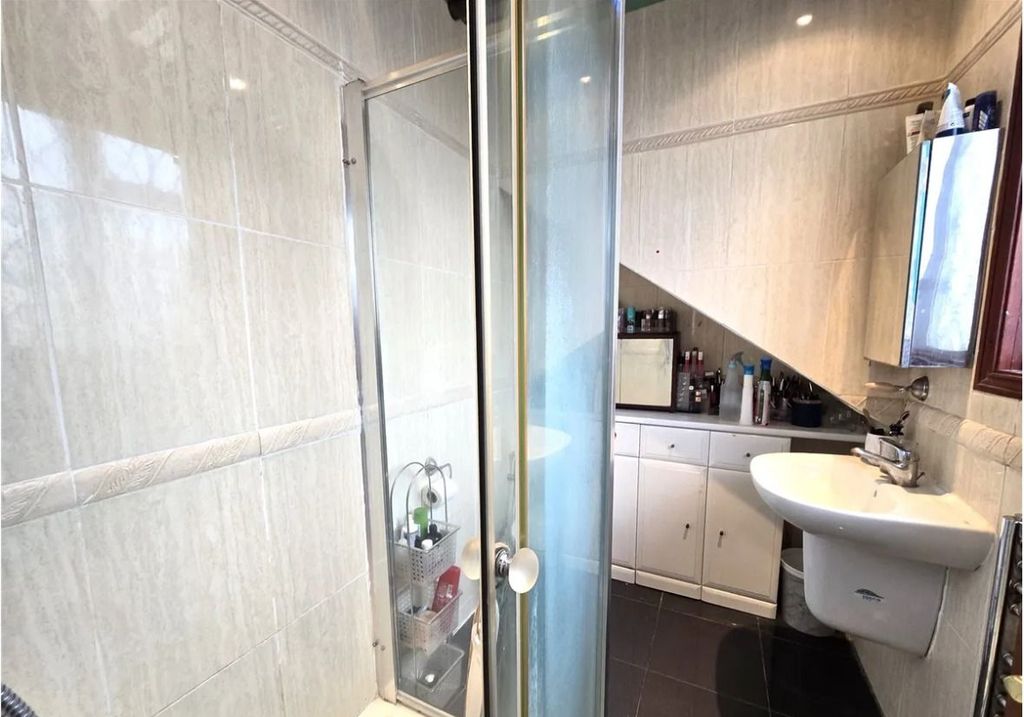Additional image 18 of 5 bed semi-detached house for saleGledwood Gardens, Hayes UB4
