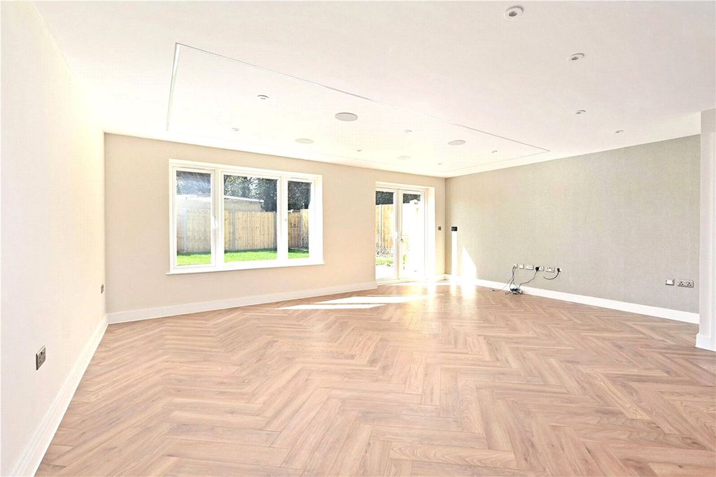 Property photo 2 of 13 Picture No. 10