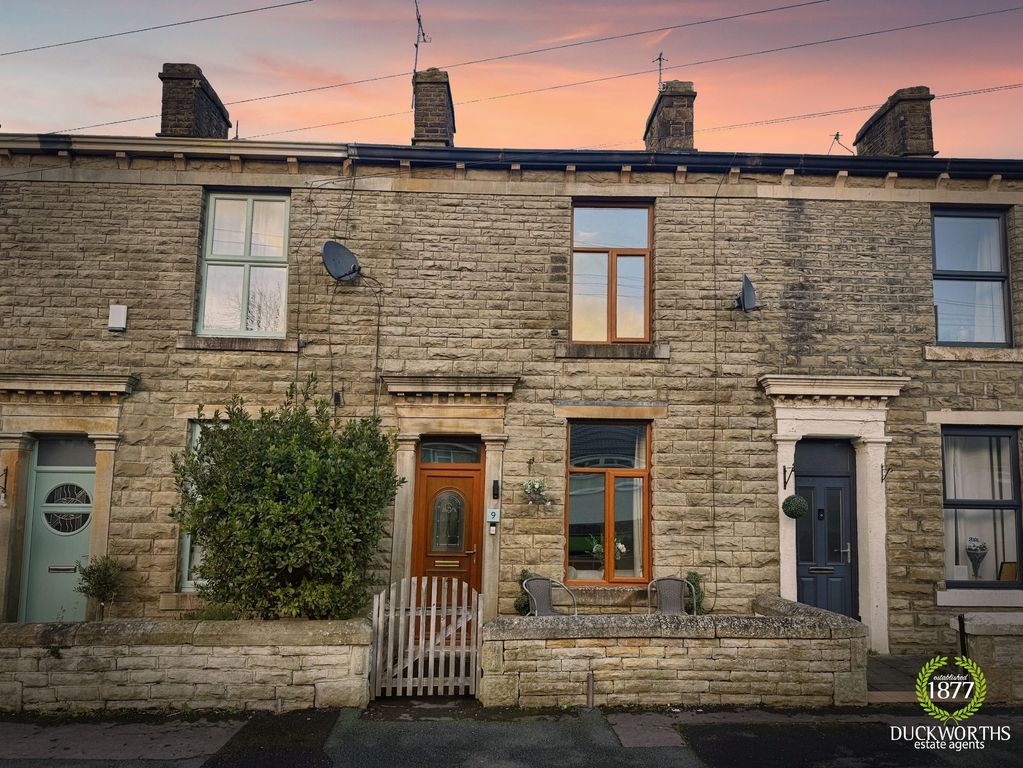 Property photo 1 of 27