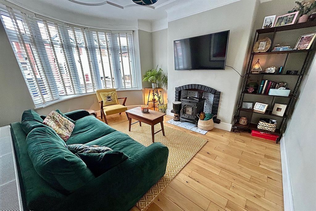 Property photo 3 of 23 Living Room