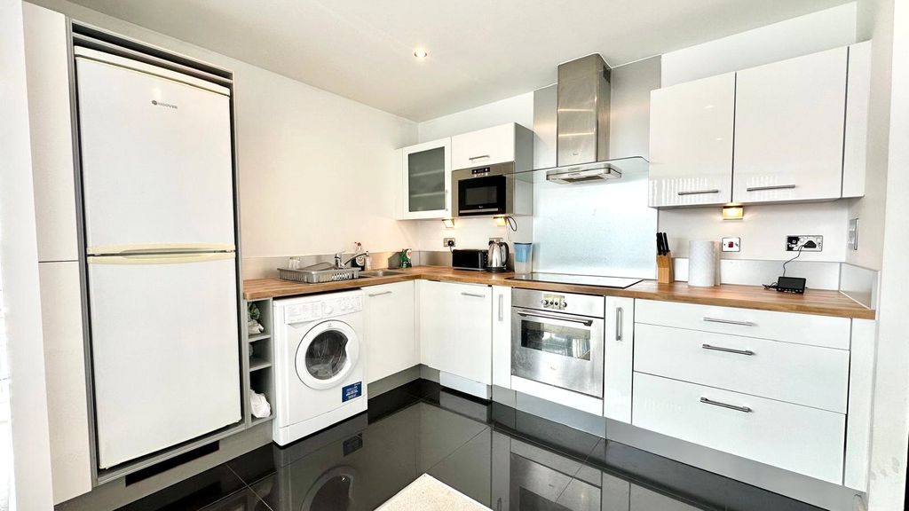 Property photo 2 of 9 Picture No. 03