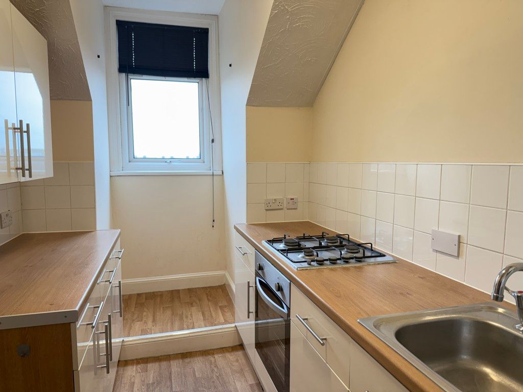 Property photo 2 of 6 Fitted Kitchen Units With Window To Street