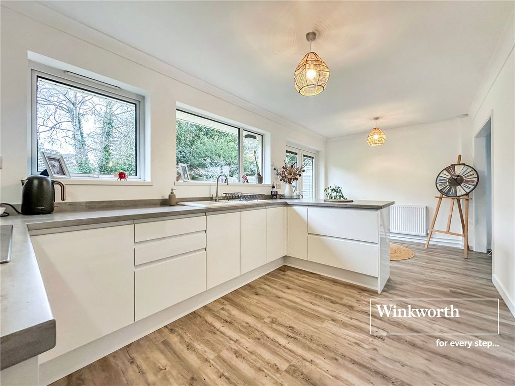 Property photo 3 of 21 Picture No. 12