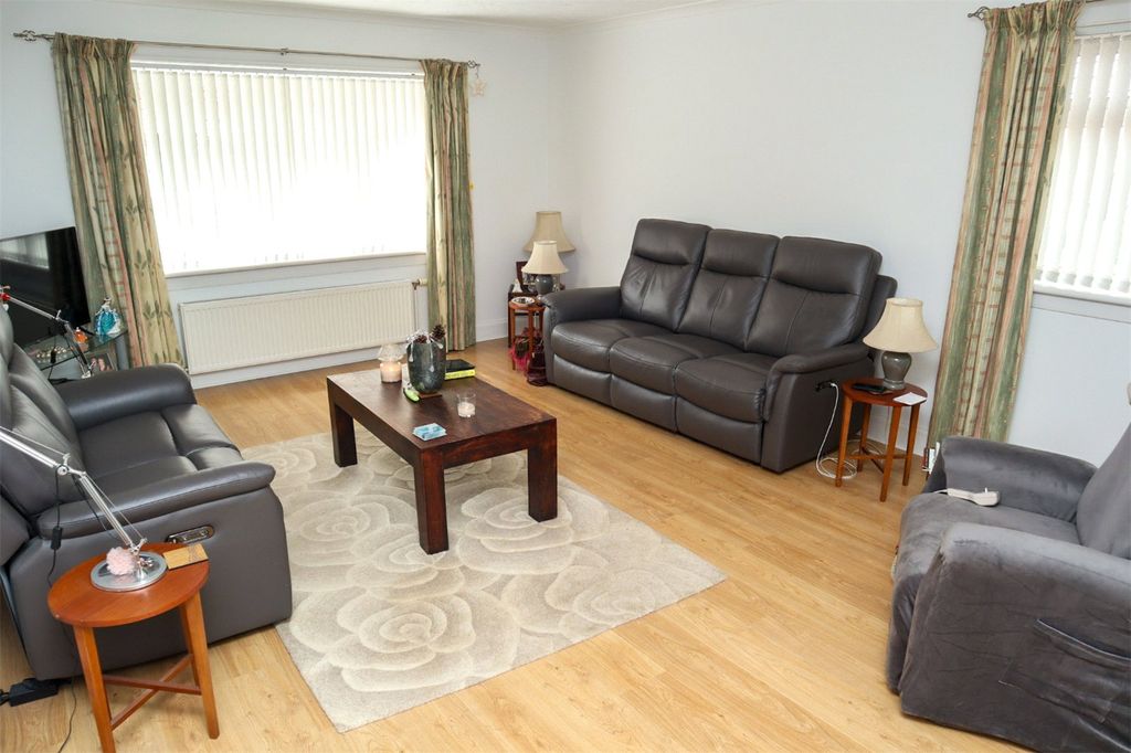 Property photo 3 of 22 Lounge