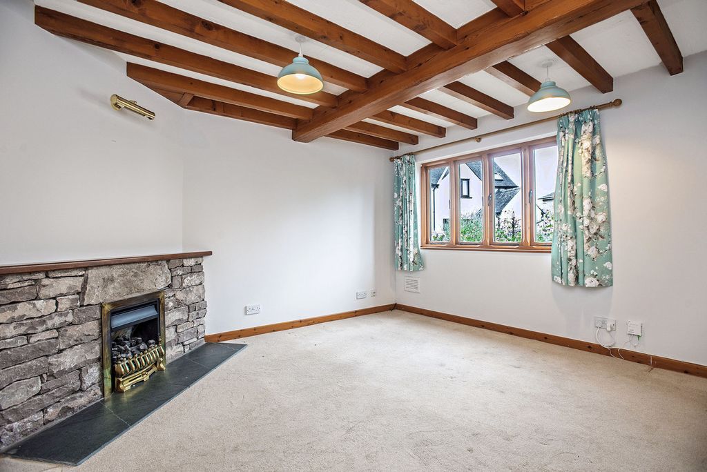 Property photo 3 of 21