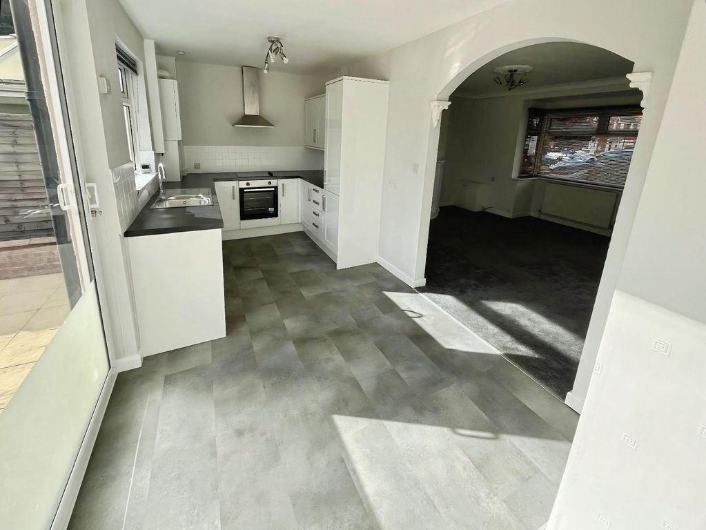 Property photo 3 of 18 c5d7Cf14-Smr5.Jpg