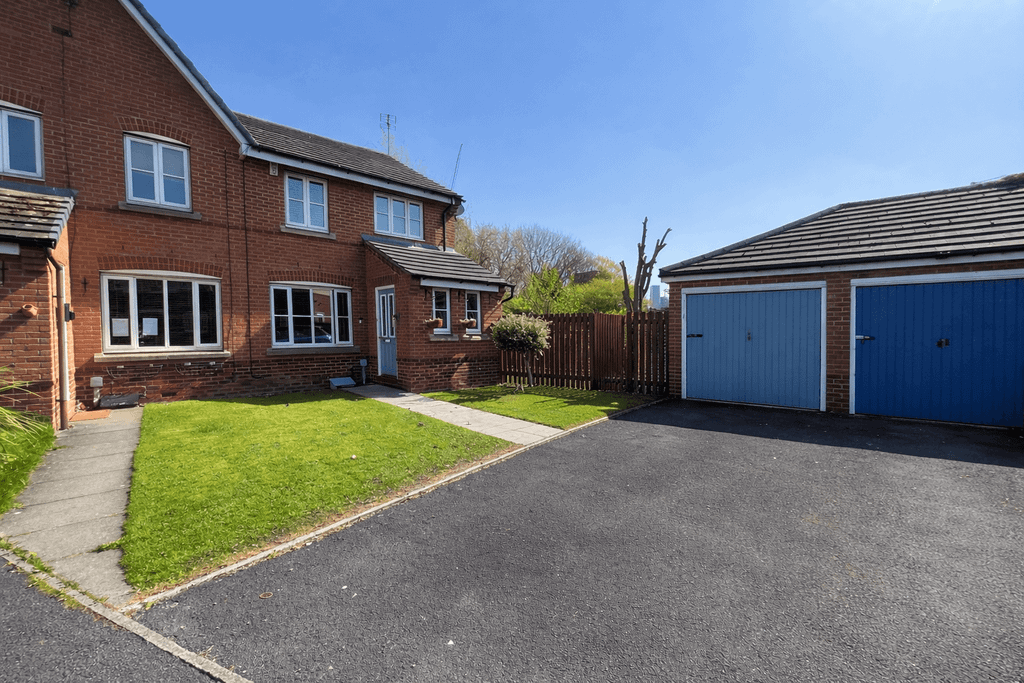 Property photo 1 of 17 3 Bedroom End Of Terraced For Sale