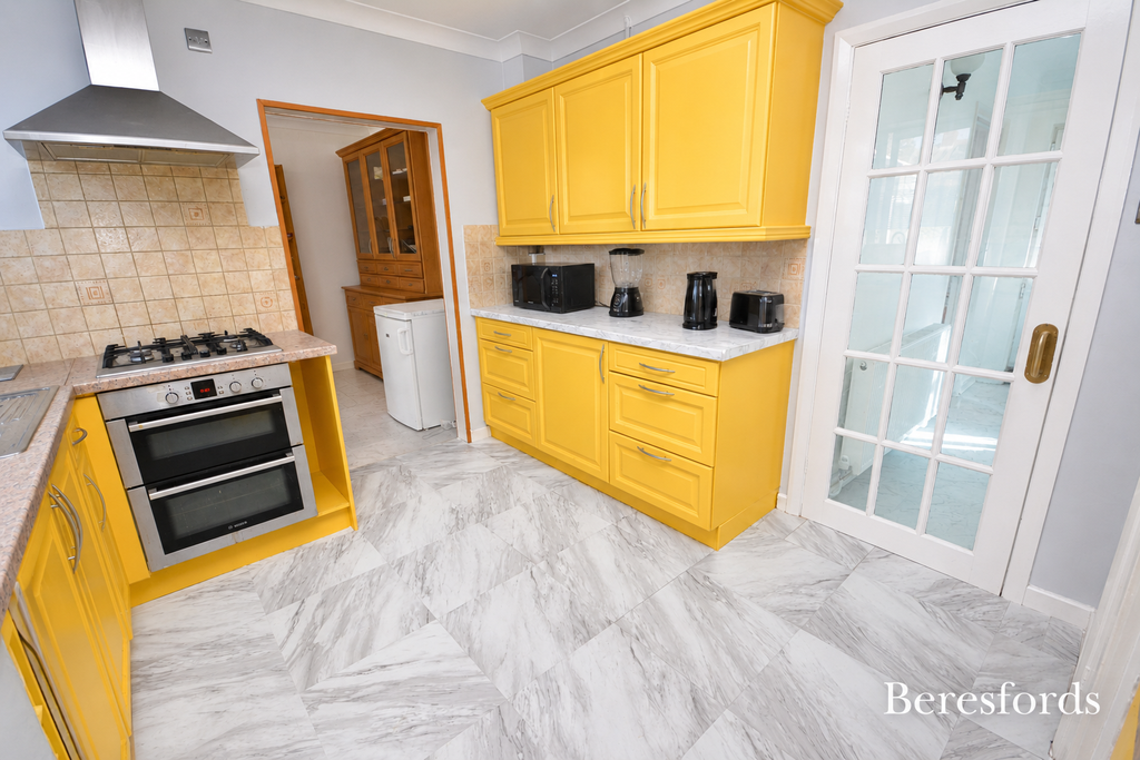Property photo 3 of 10 Kitchen View 1