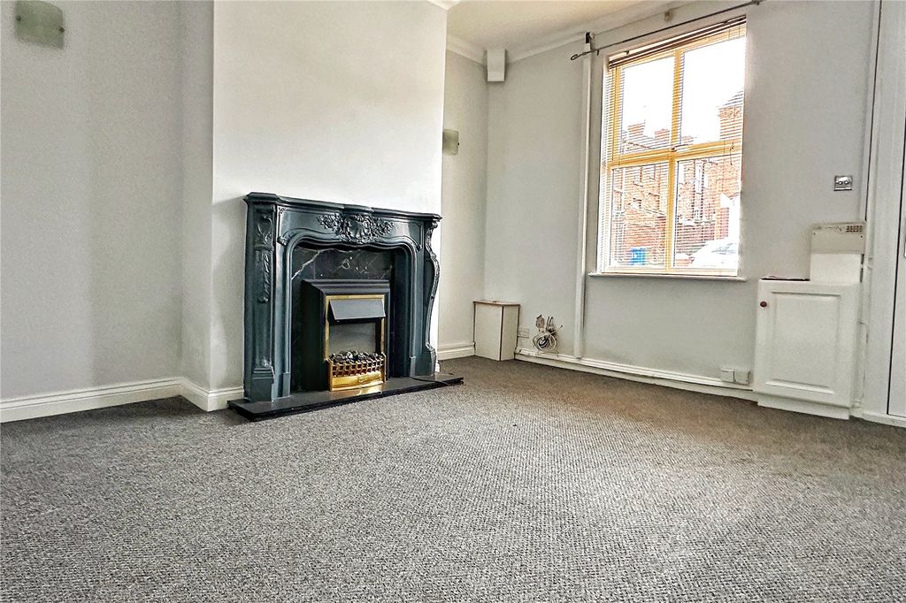 Property photo 3 of 15 Living Room