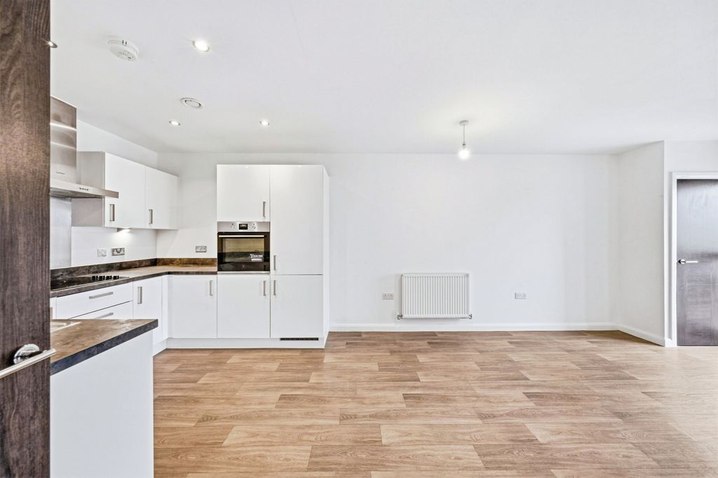 Property photo 2 of 17 Photo