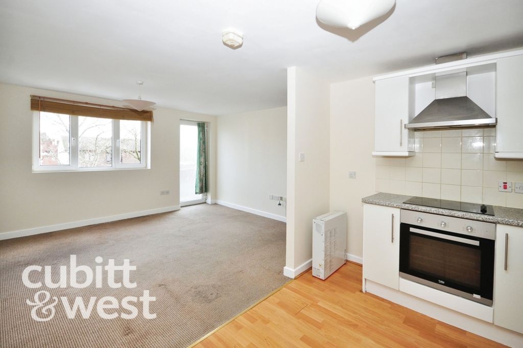 Property photo 2 of 9