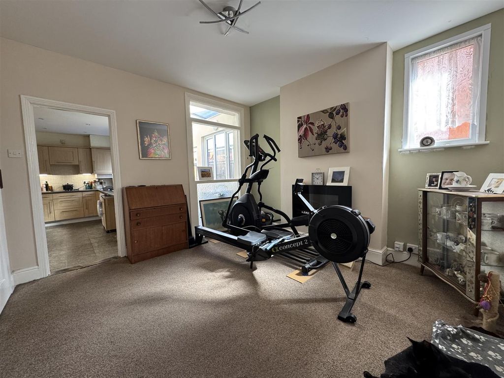 Property photo 3 of 16 Dining Room: