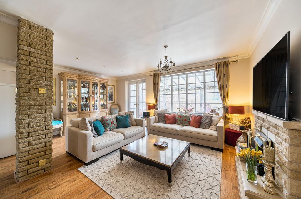 Property photo 3 of 15 Davidson Frost-Wellings, Dfw, Stanmore Hill, Stanm