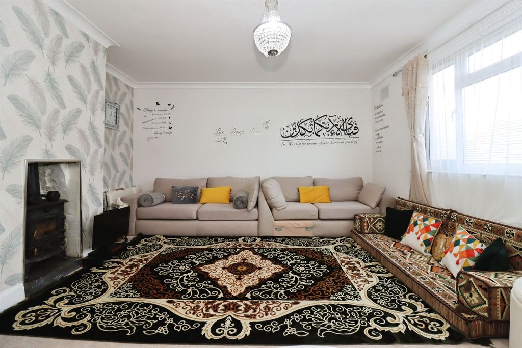 Property photo 3 of 19