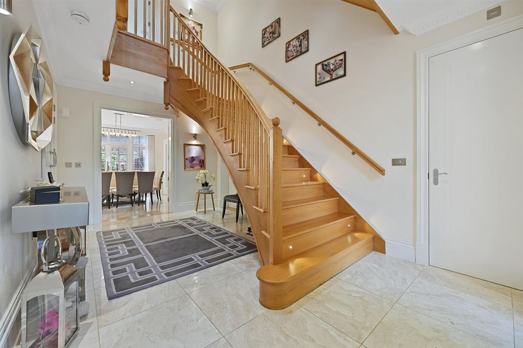 Property photo 2 of 15 Entrance.Jpg