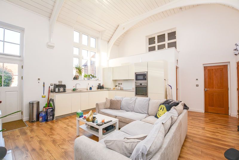 Property photo 3 of 9 Photo 11