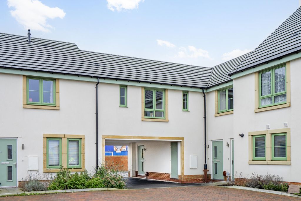 Property photo 1 of 13 Front (Exterior)