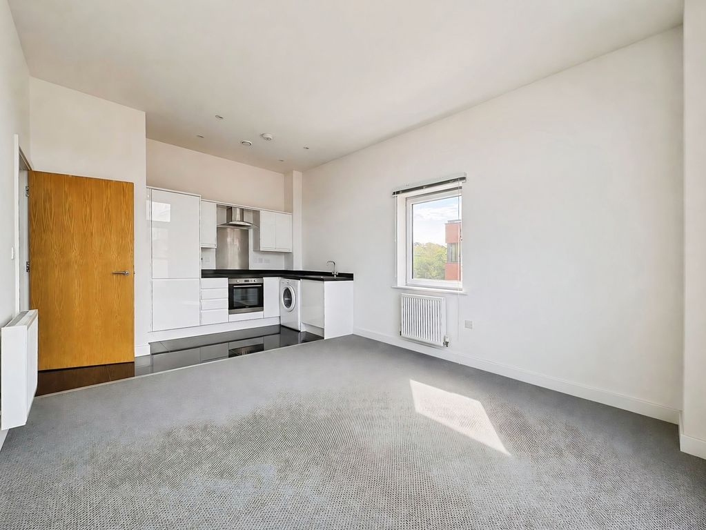 Property photo 3 of 8 Pbox-Img.Jpg