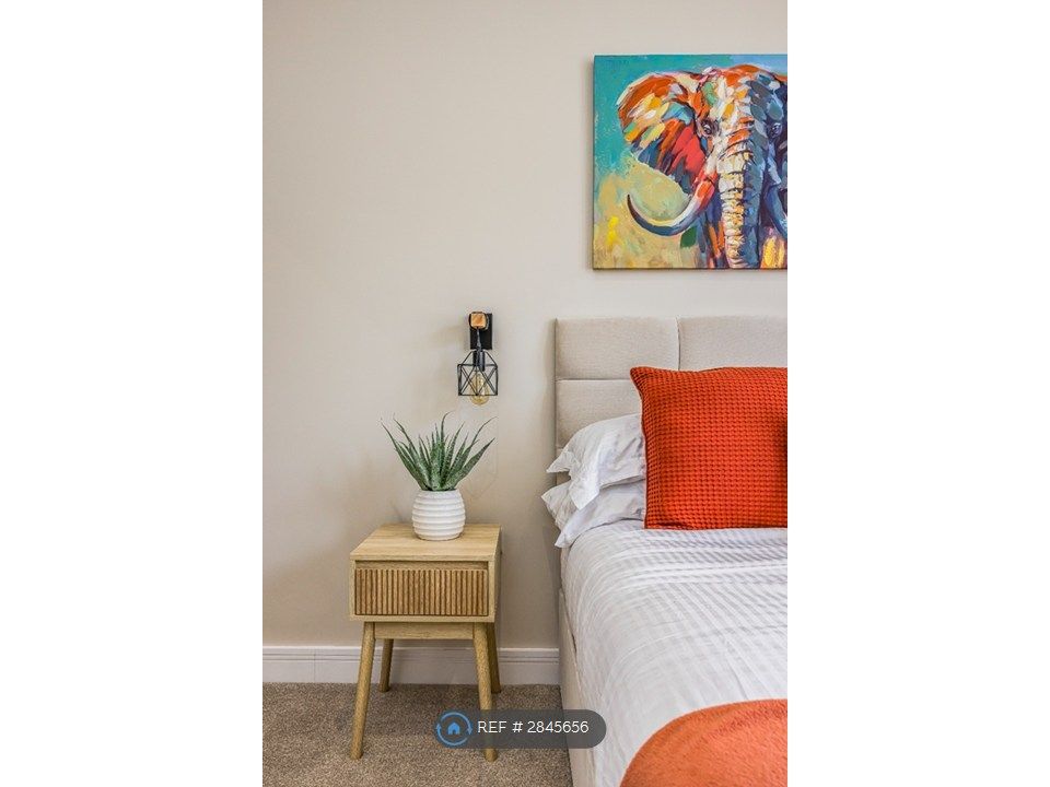 Property photo 2 of 17 Room 5 With Ensuite £725