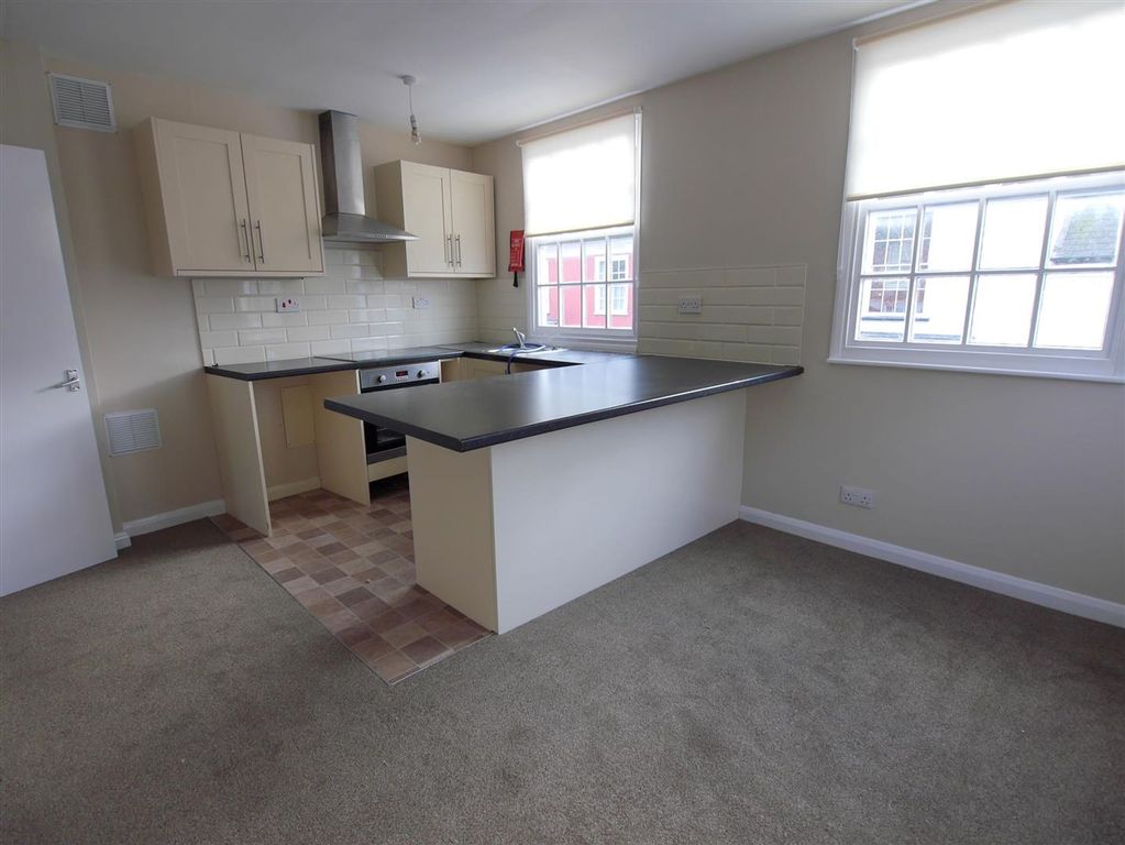 Property photo 2 of 7 Kitchen/Living Room