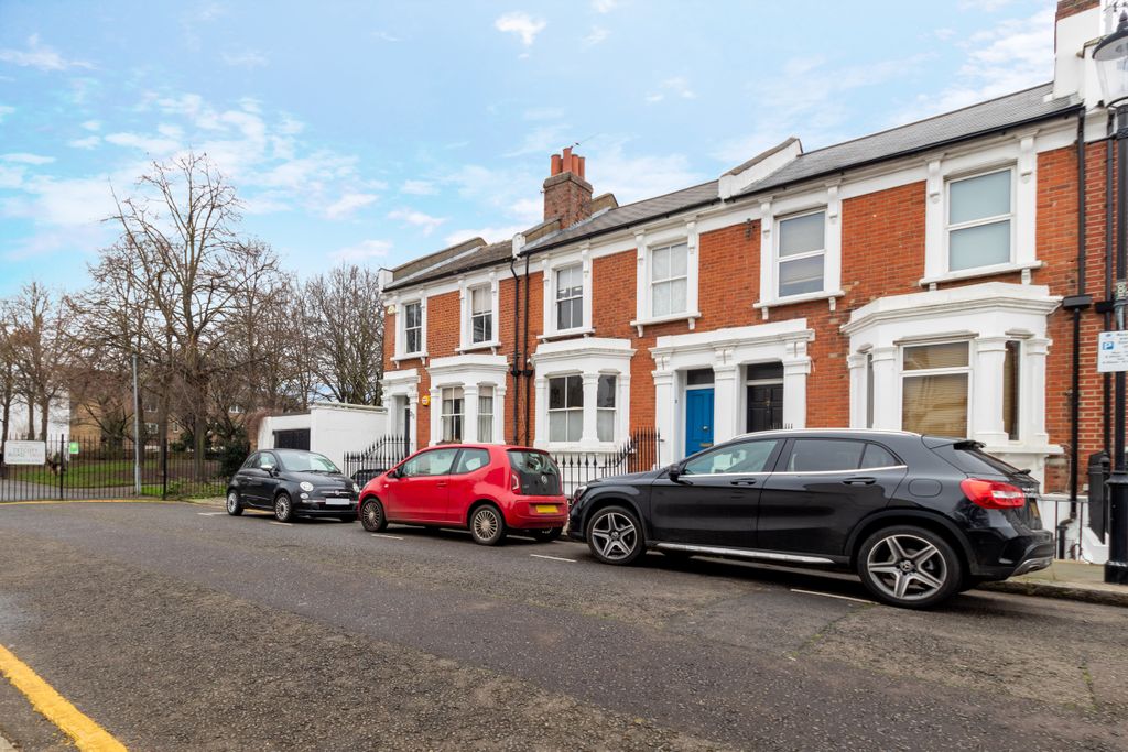 Property photo 2 of 7