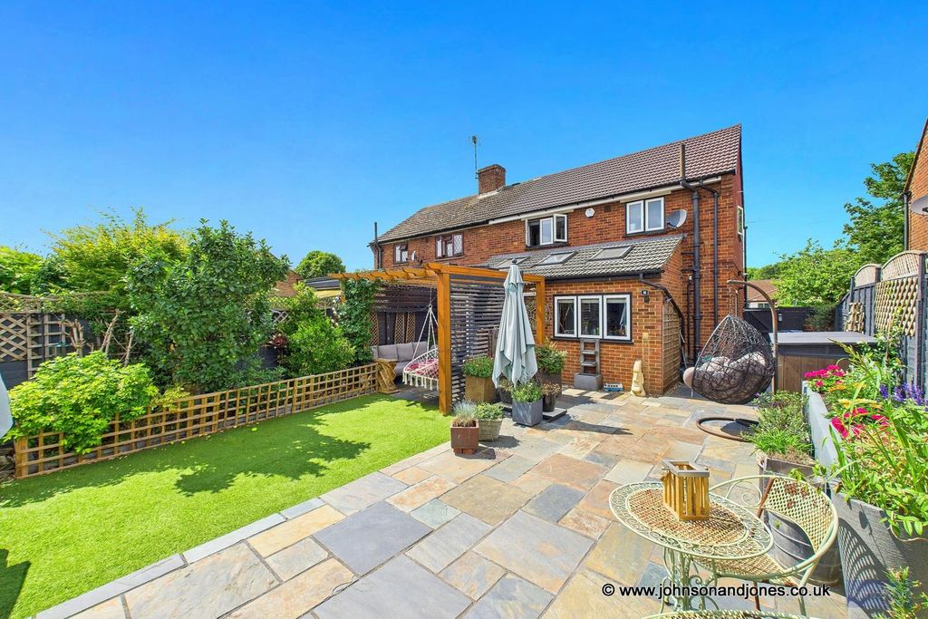 Property photo 1 of 27 Cam03220G0-Pr0094-Still011.Jpg