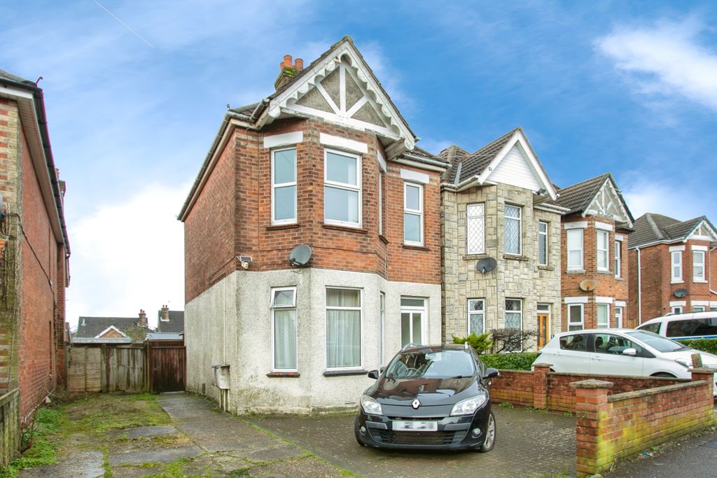 Property photo 1 of 17 Photography