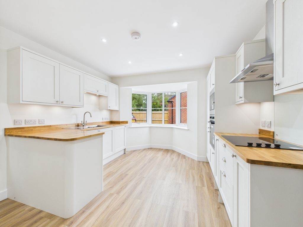 Property photo 3 of 18 Breakfast/Kitchen