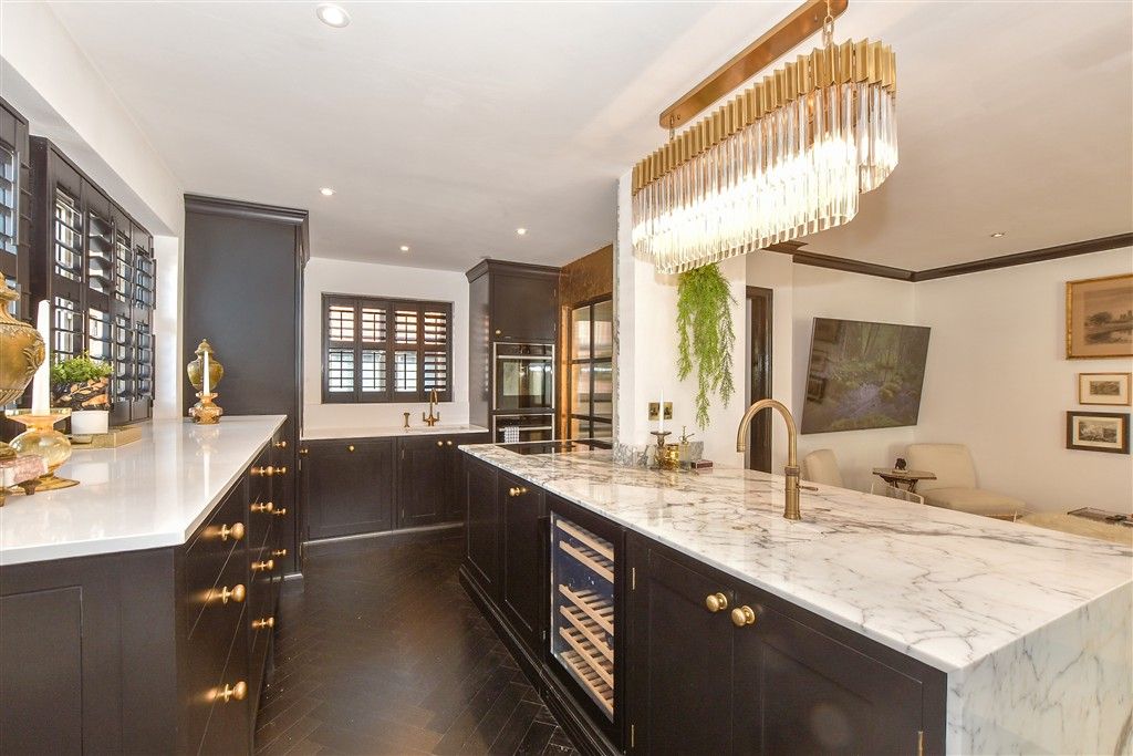 Property photo 3 of 15 Kitchen