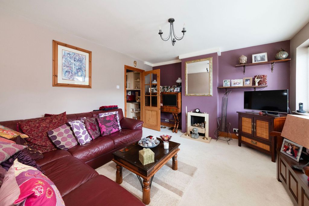 Property photo 3 of 19