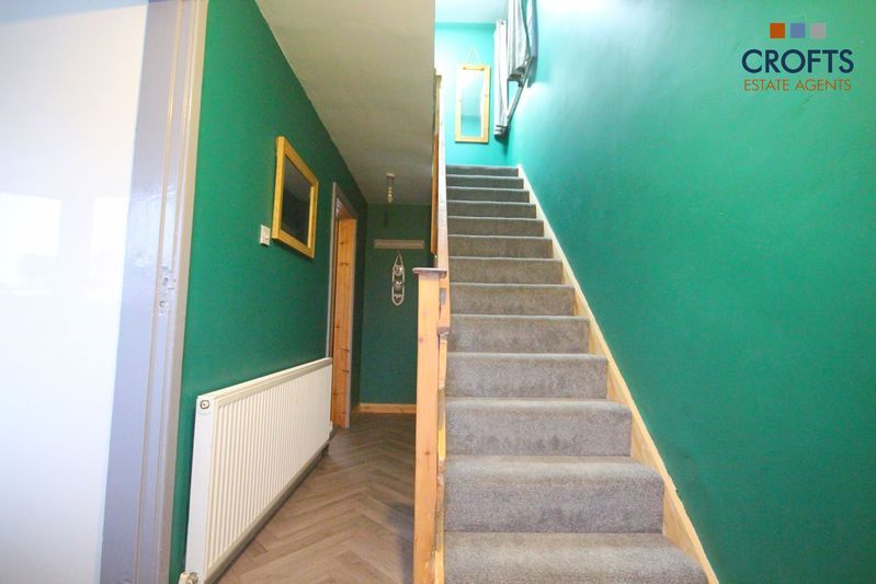 Property photo 2 of 11 Hallway