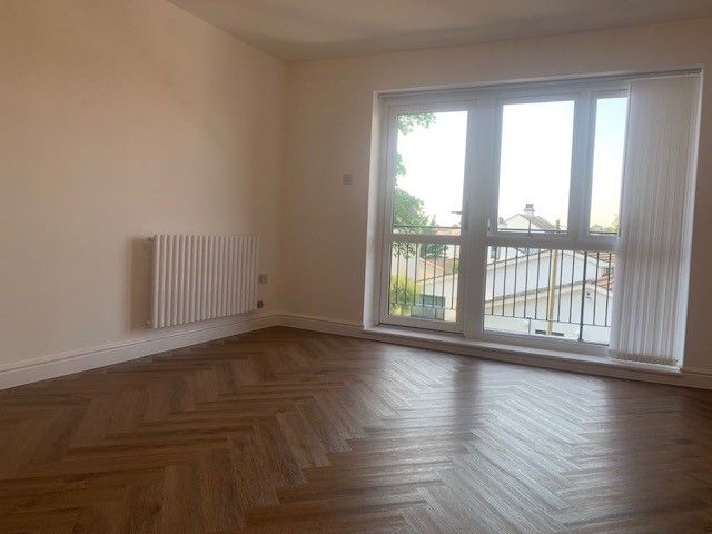 Property photo 3 of 11 Living Room