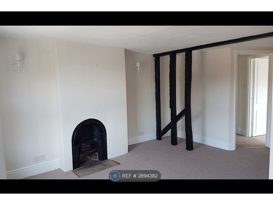 Property photo 1 of 11 Living Room