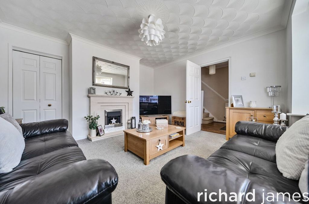 Property photo 3 of 17 B66Eb05935F04545874d6F34d04Ccce7