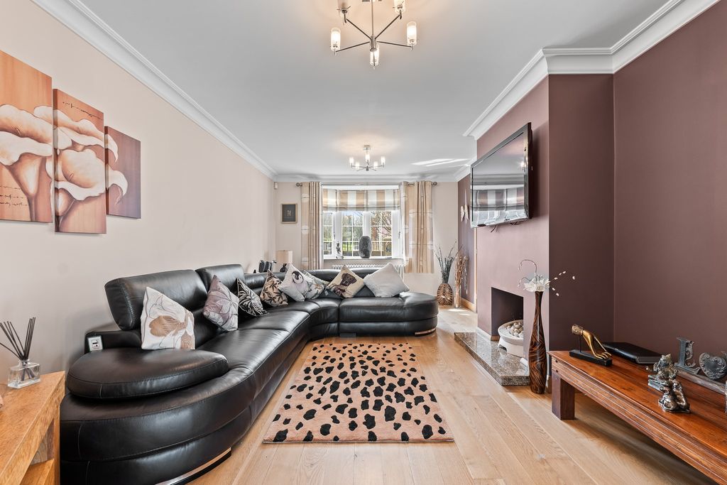 Property photo 2 of 40 P1548476-Min