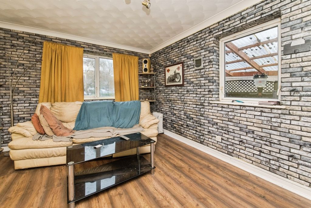 Property photo 2 of 10 Photo