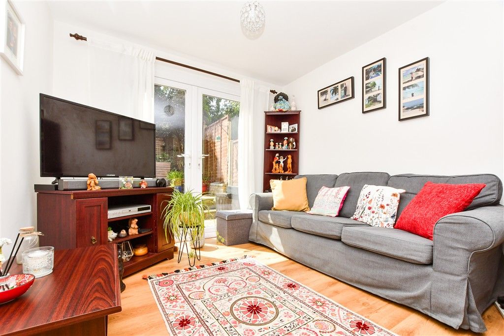 Property photo 1 of 12 Lounge